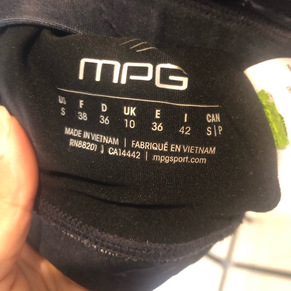 Sports Bra with removable padding size S - Picture 3 of 3